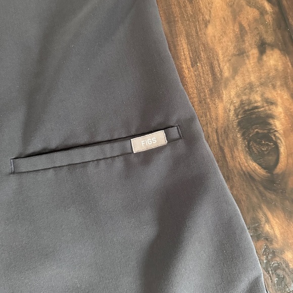 2 gray woman’s fig scrub tops- size small - Picture 2 of 4